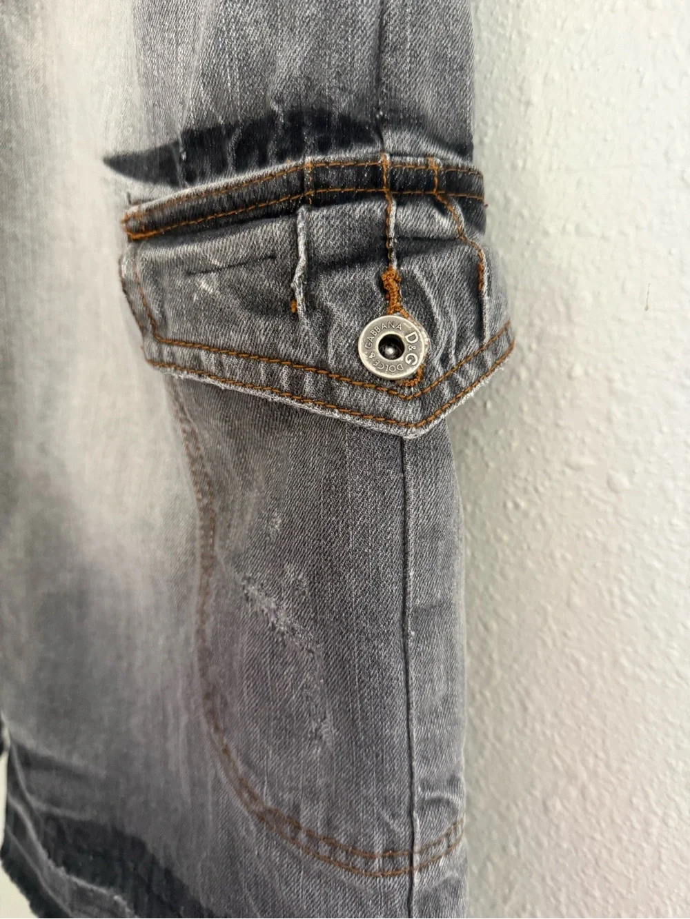 D&G Dolce & Gabbana Size 48 Y2K Distressed Cargo Denim Shorts